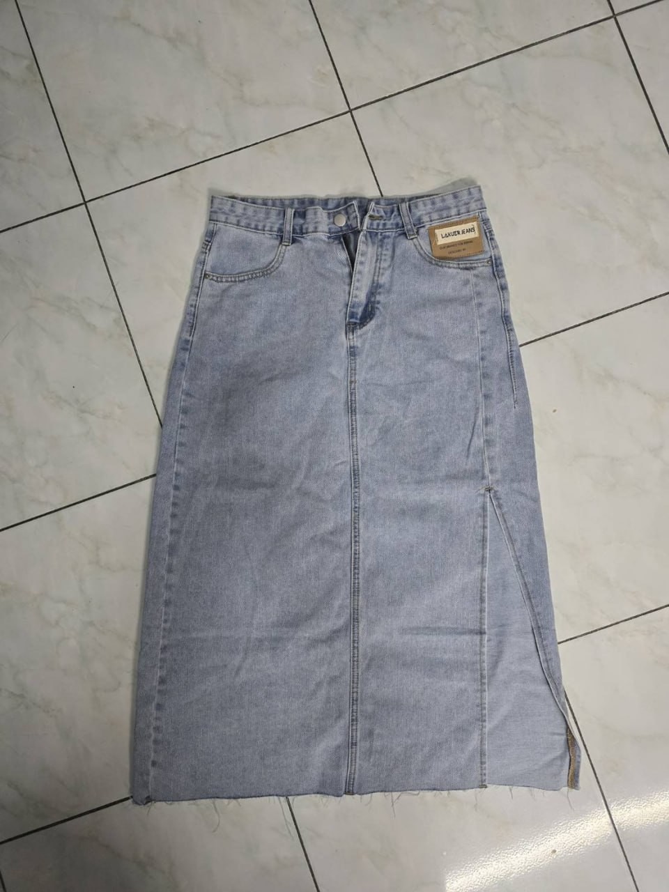 AA18595